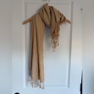 EUC. OS Women’s Scarf/Shawl